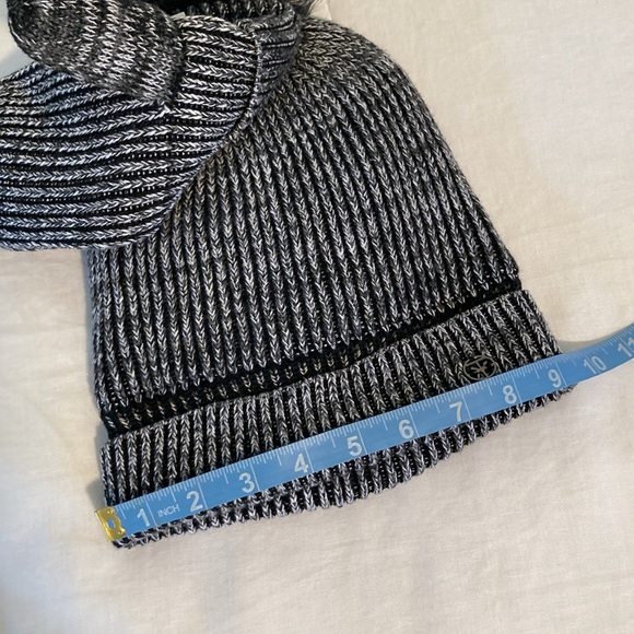 Soybu beanie pom pom & Mittens plush lining M/L - Picture 11 of 15